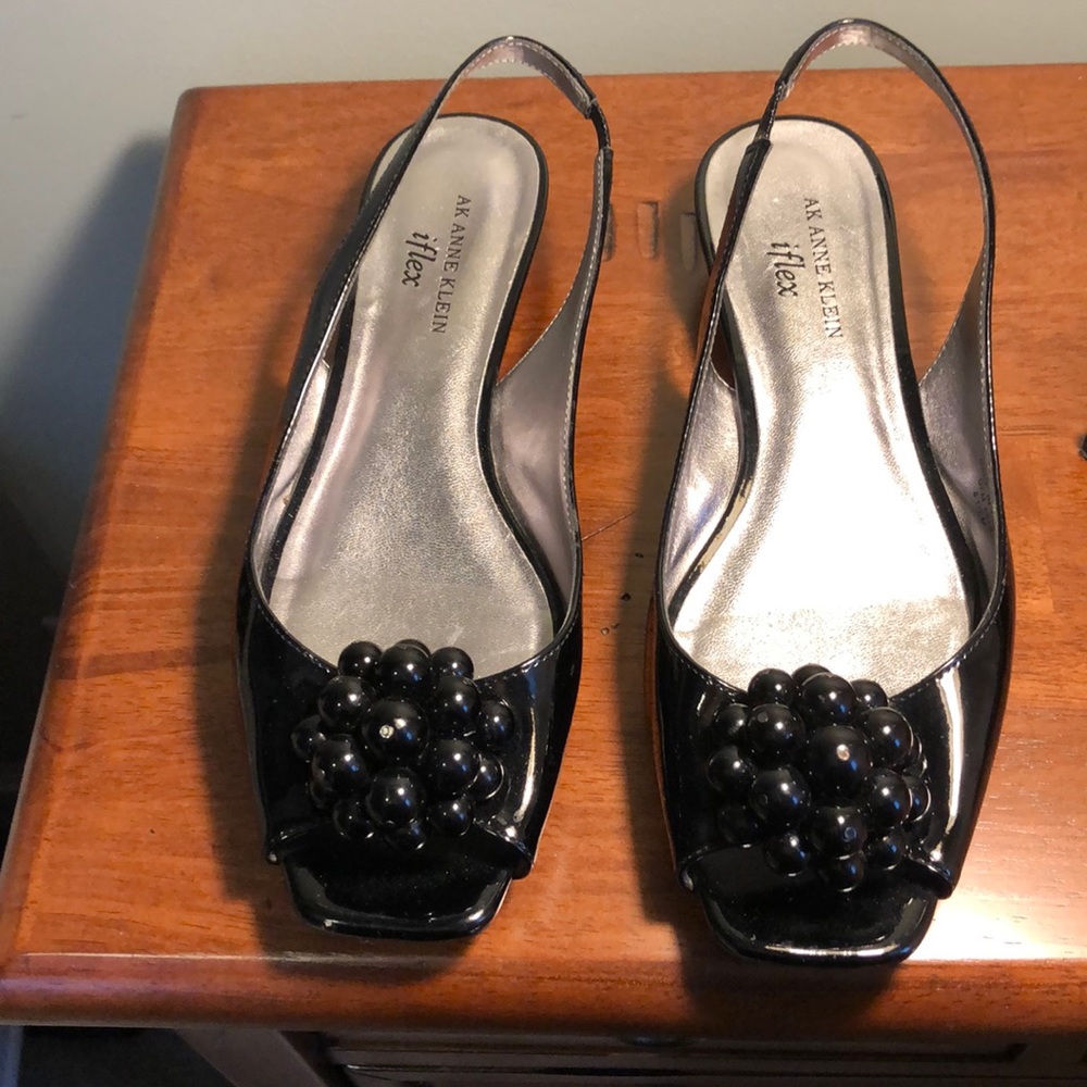 Black patent shoes with 1 1/2” heel
